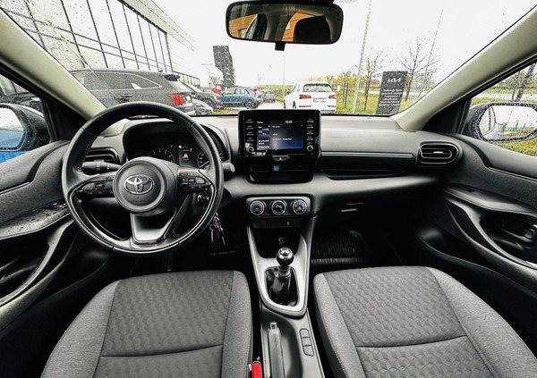 Toyota Yaris cena 68800 przebieg: 26792, rok produkcji 2021 z Gdańsk małe 172